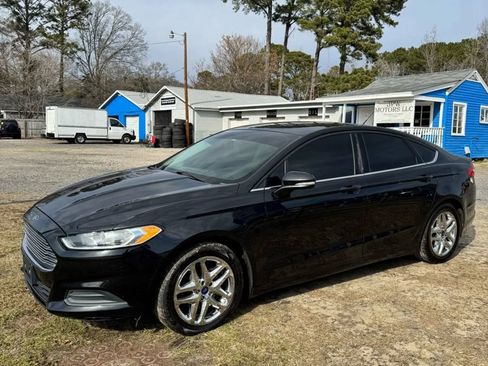 Used 2015 Ford Fusion SE FWD image 5