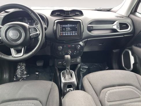 Used 2019 Jeep Renegade Latitude w/ Popular Equipment Group AWD/4WD image 10