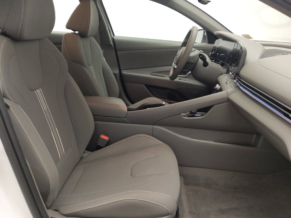 Used 2024 Hyundai Elantra SEL FWD image 21