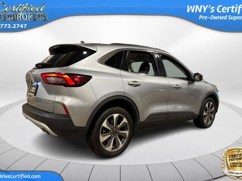 Used 2023 Ford Escape Platinum AWD/4WD image 6