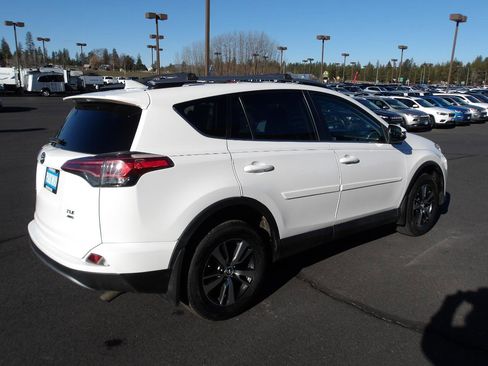 Used 2017 Toyota RAV4 XLE w/ Plus Extra Value Package image 5