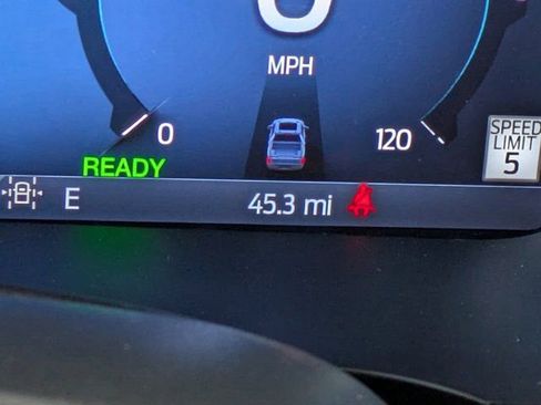 Certified 2025 Ford F150 Platinum w/ Equipment Group 702A High image 29