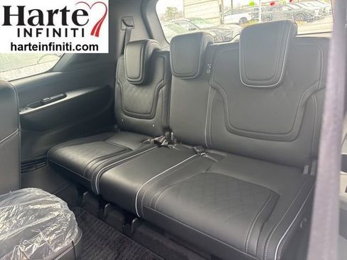 New 2026 INFINITI QX80 Autograph w/ Premium Cargo Package image 9