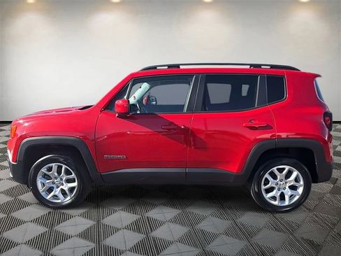 Used 2017 Jeep Renegade Latitude w/ Popular Equipment Group image 8