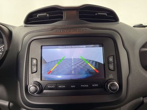 Used 2016 Jeep Renegade Latitude image 25