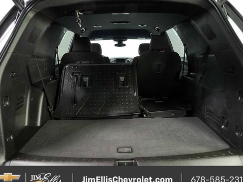 Used 2023 Chevrolet Traverse LT FWD image 30