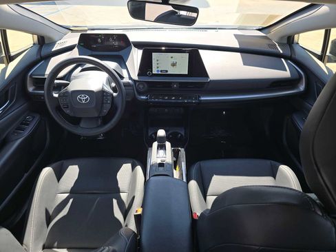 Used 2025 Toyota Prius XLE FWD image 20
