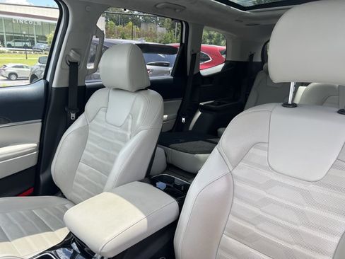 Certified 2023 Kia Telluride SX Prestige AWD/4WD image 9