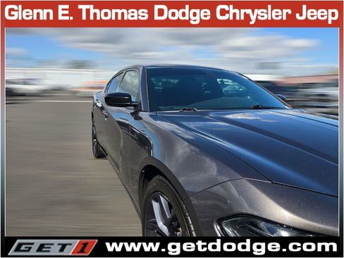 Used 2020 Dodge Charger SXT w/ Blacktop Package image 6