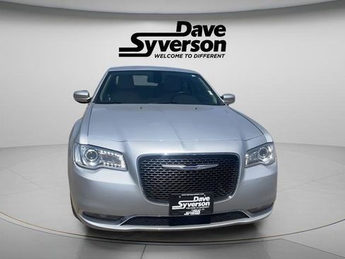 Used 2021 Chrysler 300 Touring L AWD/4WD image 2