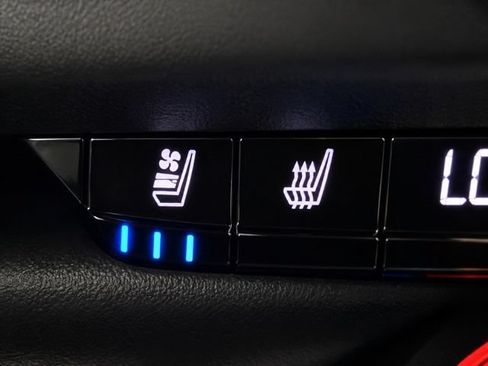 Used 2021 Chevrolet Camaro SS RWD image 32