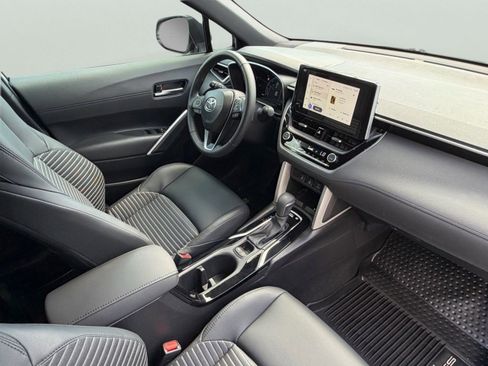 Used 2025 Toyota Corolla Cross AWD Hybrid w/ Convenience Package image 19