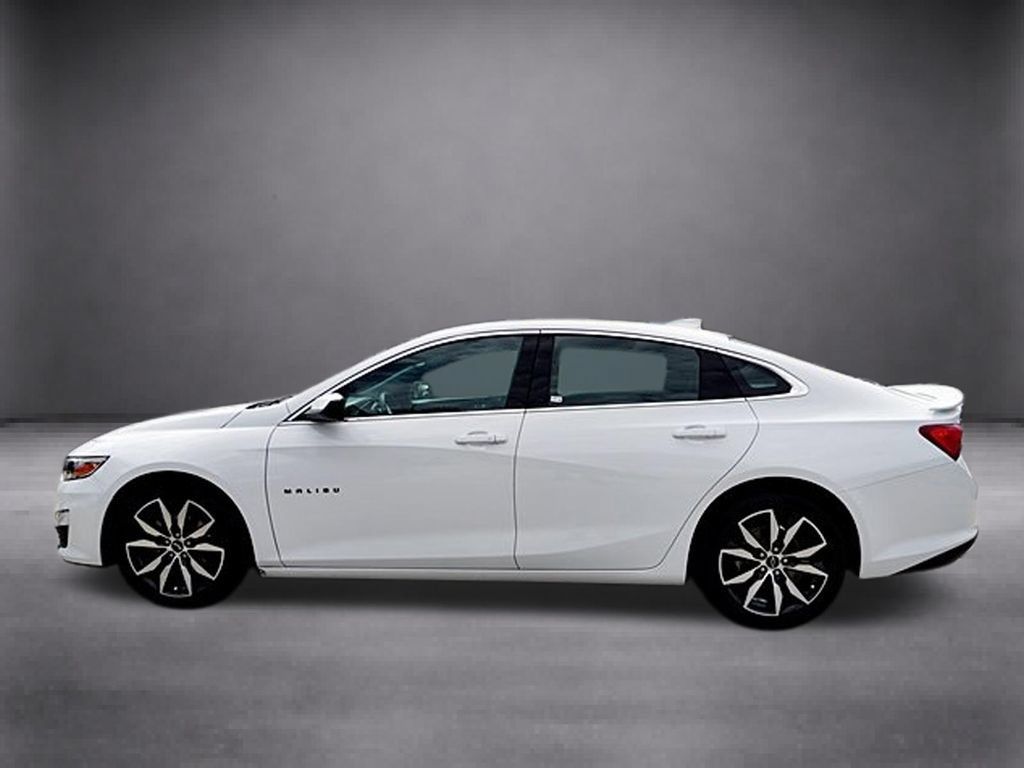 Used 2025 Chevrolet Malibu RS FWD image 9