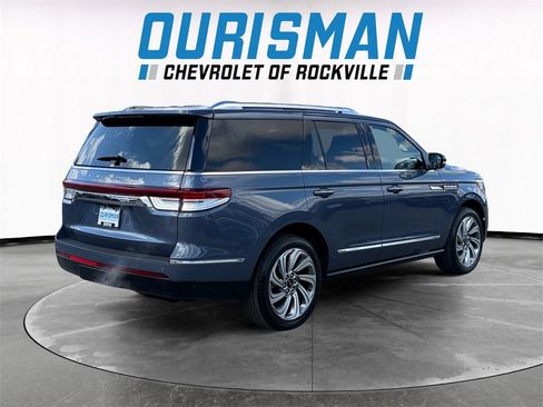 Used 2023 Lincoln Navigator Reserve image 6