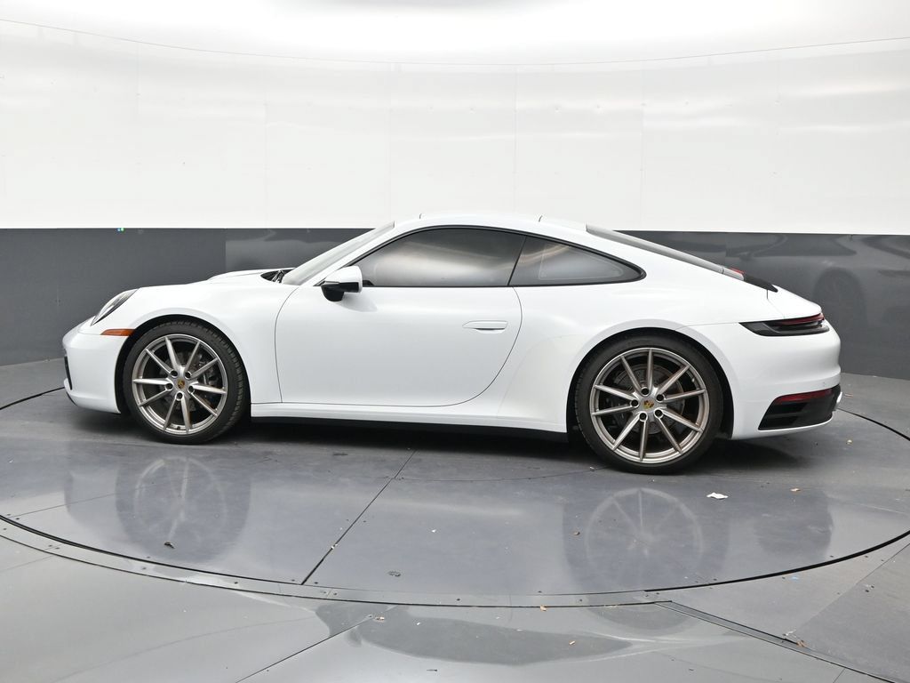 Used 2022 Porsche 911 Carrera RWD image 2