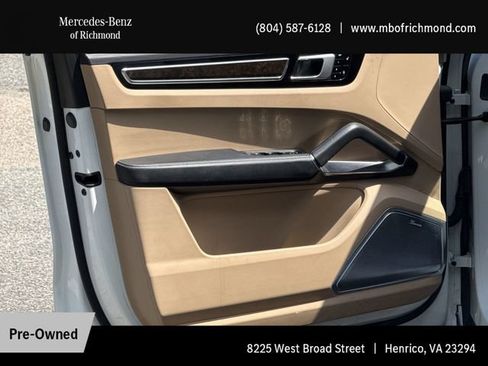 Used 2019 Porsche Cayenne Turbo AWD/4WD image 12