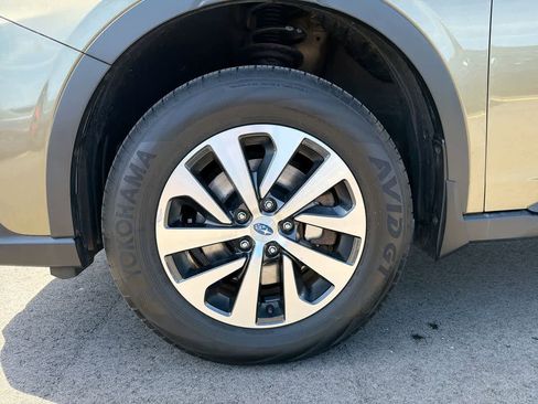 Used 2020 Subaru Outback Premium image 19