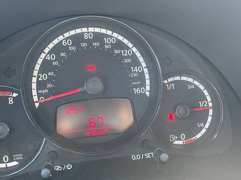 Used 2013 Volkswagen Beetle 2.5 FWD image 16