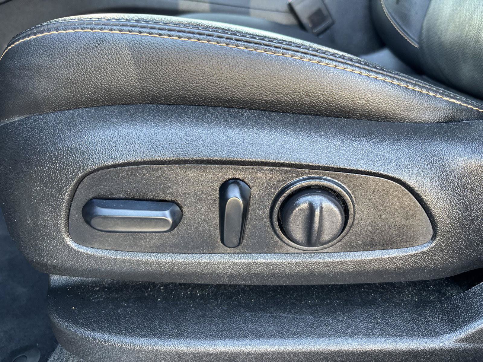 Used 2019 Chevrolet Equinox Premier FWD image 13