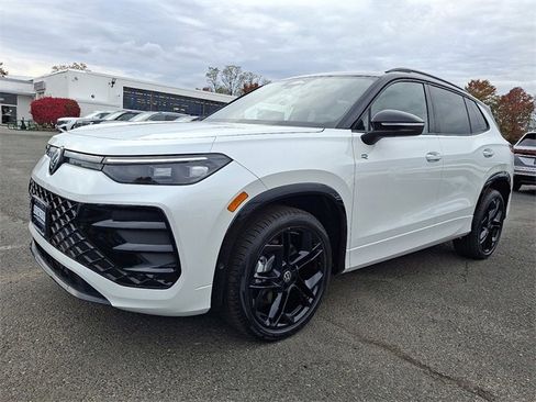 New 2026 Volkswagen Tiguan SE R-Line image 2