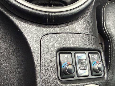 Used 2010 Nissan 370Z Touring image 26