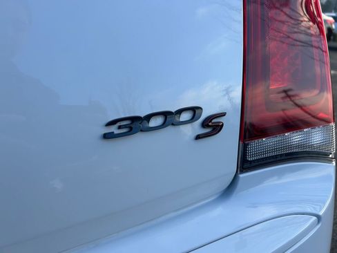 Used 2022 Chrysler 300 S image 32