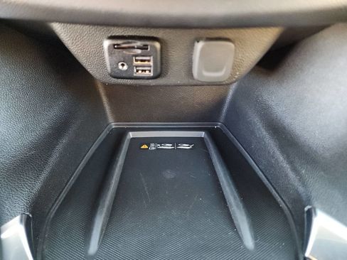 Used 2023 Chevrolet Traverse Premier image 41