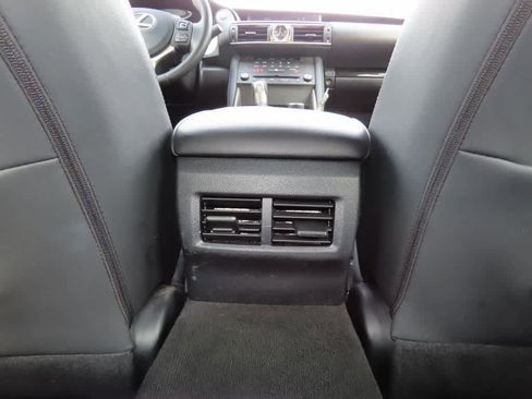 Used 2019 Lexus IS 300 image 21