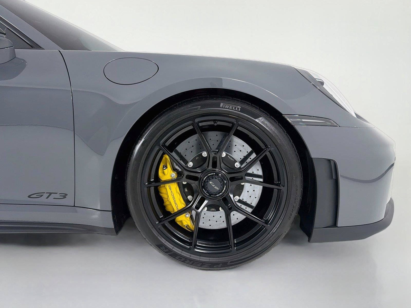 Used 2025 Porsche 911 GT3 RWD image 30