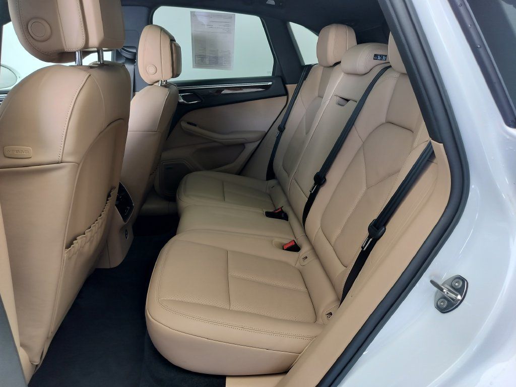 Certified 2024 Porsche Macan S w/ Premium Plus Package AWD/4WD image 17