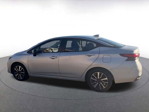 Used 2025 Nissan Versa SV image 9