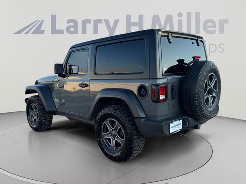 Used 2019 Jeep Wrangler Sport AWD/4WD image 3