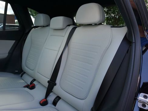 Used 2026 Mercedes-Benz GLC 300 4MATIC image 36