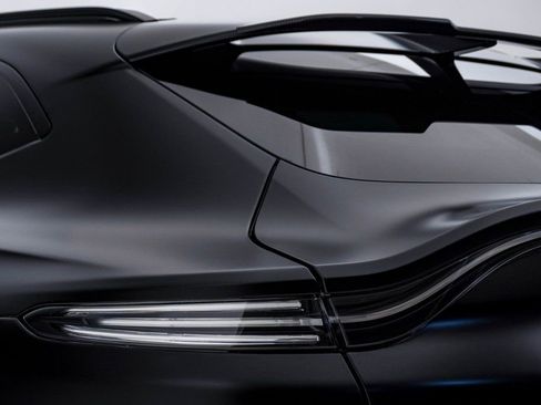 Used 2023 Aston Martin DBX 707 image 12