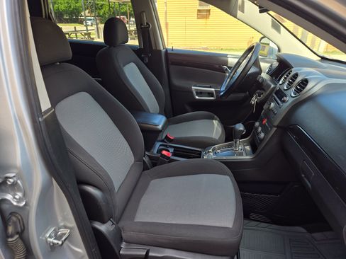 Used 2013 Chevrolet Captiva Sport LT FWD image 9