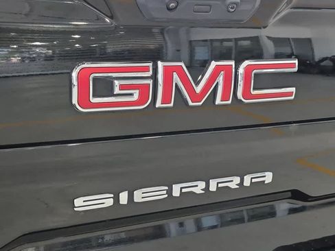 Used 2025 GMC Sierra 1500 SLT AWD/4WD image 22