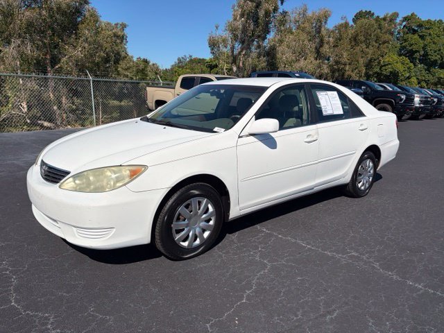 Used 2005 Toyota Camry LE FWD image 3