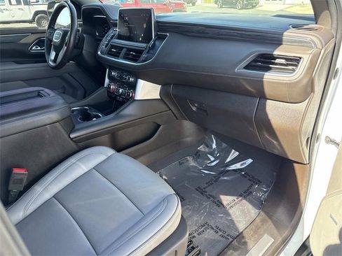Used 2023 GMC Yukon XL SLT image 15
