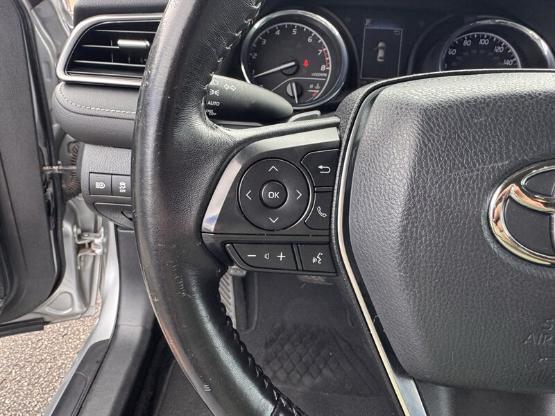 Used 2019 Toyota Camry SE FWD image 17