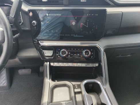 Used 2025 GMC Sierra 2500 Denali AWD/4WD image 24