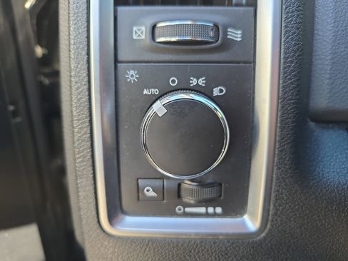 Used 2016 RAM 1500 Classic SLT image 25