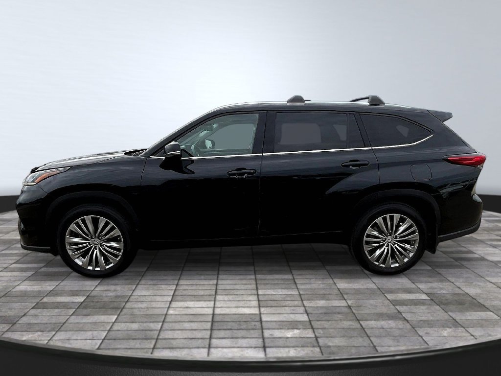 Used 2021 Toyota Highlander Limited AWD/4WD image 4