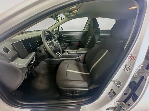 Used 2025 Hyundai Sonata SEL FWD image 13