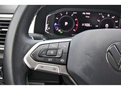 Used 2022 Volkswagen Atlas Cross Sport SE FWD image 18
