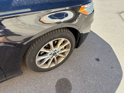 Used 2019 Ford Fusion SE FWD image 14