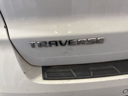 Used 2017 Chevrolet Traverse LT image 11