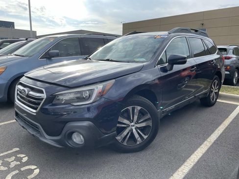 Used 2018 Subaru Outback 2.5i Limited image 2