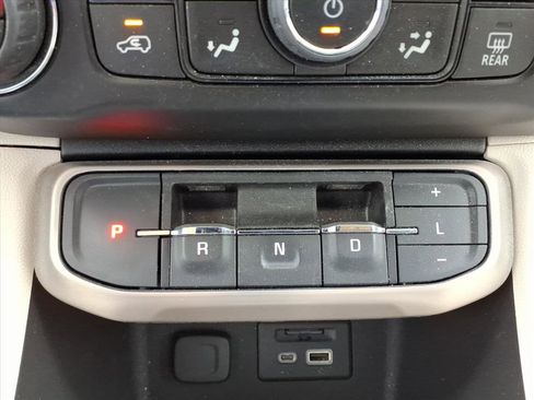 Used 2022 GMC Acadia Denali w/ Denali Technology Package image 23