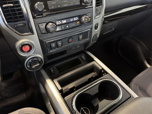 Used 2021 Nissan Titan SV w/ SV Convenience Package AWD/4WD image 34