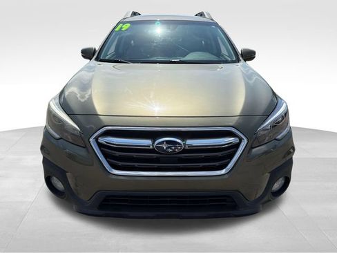 Used 2019 Subaru Outback 2.5i Premium AWD/4WD image 2